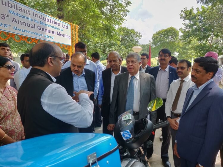 Vivek Prakash - Head CSR explaining about the Muskaan Mobile Digital Learning to the CSR Board of the Company.