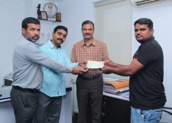 CSR of Media: Hybiz TV hands over cheques to Journalist Families