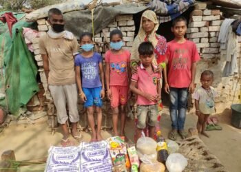 वृन्दावन में वंचित परिवारों की मदद कर रहा सोल ऑफ़ ब्रज फेडरेशन