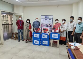 United Way of Baroda donated defibrillators Machines to Covid hospitals of Vadodara