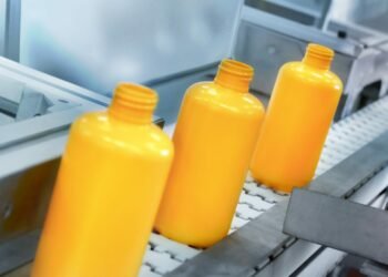 Sustainability: L’Oréal: First cosmetic bottle made from plastic