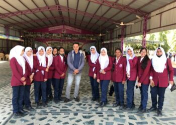 CSR: Vodafone Idea Foundation gives away Scholarships to teachers, Supporting Online Education