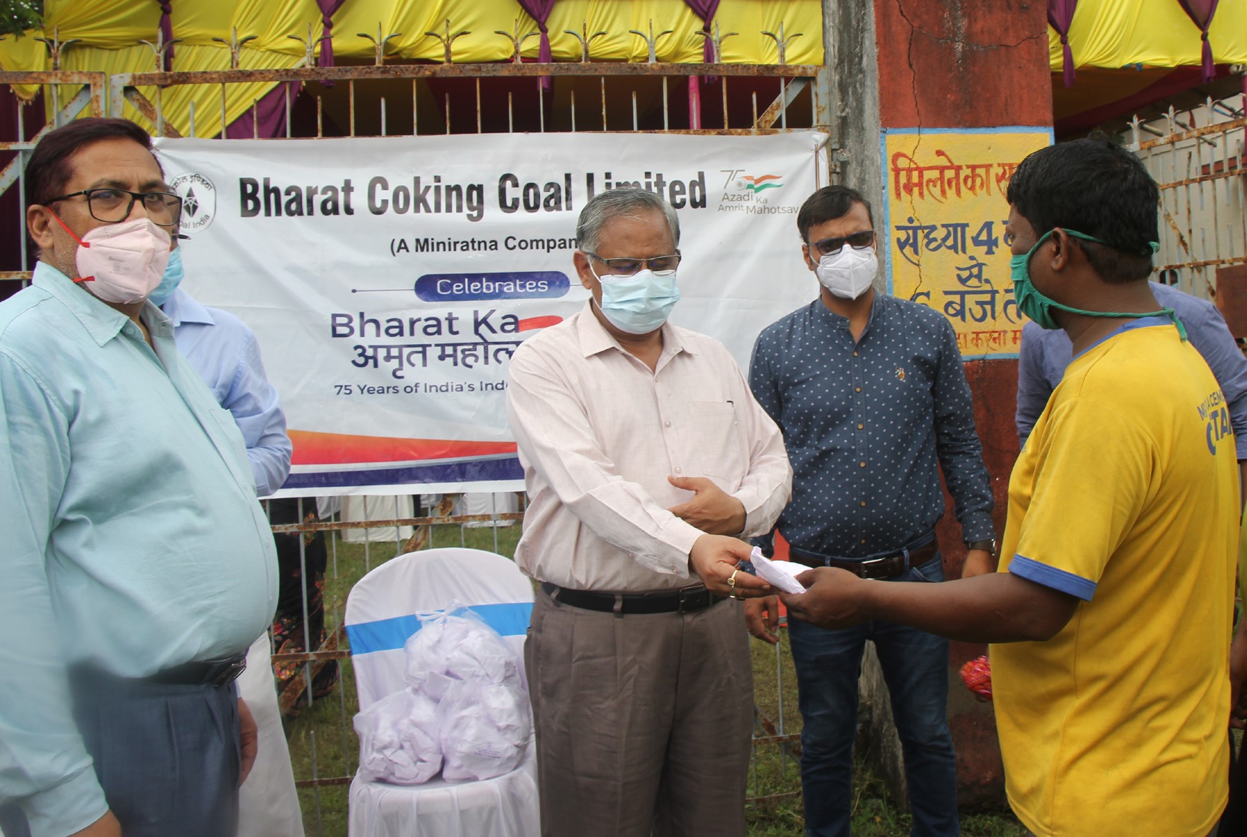 BCCL, Ministry of Coal organizes Covid-19 Vaccination 1 India CSR