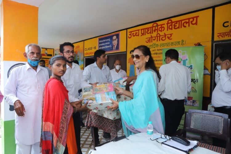 Mrs. Ragini Khandelwal, Head-BL Agro Foundation (CSR Wing of BL Agro Limited) giving Nutrition Kits to the people at Jogither, District Bareilly, U.P (India CSR)