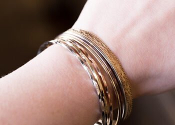 Popular Bracelet Types That Deserve to be in Your Jewelry Kit