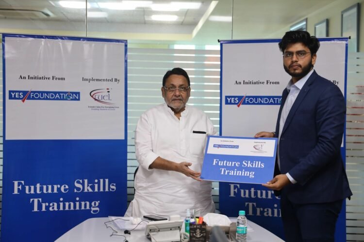 ATAL- FUEL Fellow Bajiprabhu Deshpande with Nawab Malik Hon’ble Cabinet Minister of Skill Development and Entrepreneurship, Maharashtra who launched Future Skills  initiative. Photo: India CSR