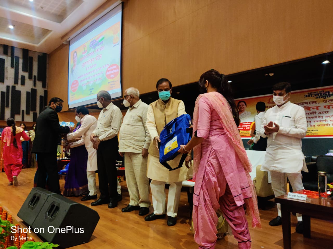 HCL Foundation being felicitated by the Governor of UP Smt Anandiben Patel for the transformative work done in 76 Anganwadi centres across GB Nagar