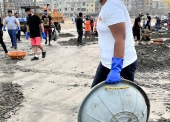 Beach Cleaning Drive with DPIFF in Mumbai