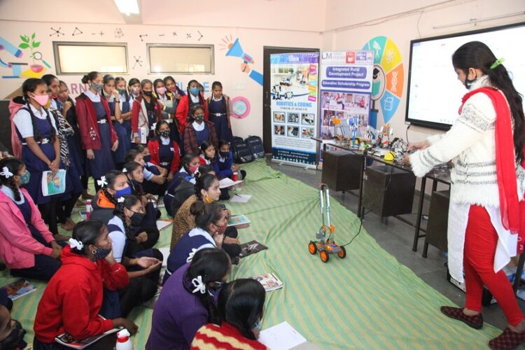 UWB’s STEM Enhancement Program: Advanced Robotics workshop organised for the rural schools 1 India CSR