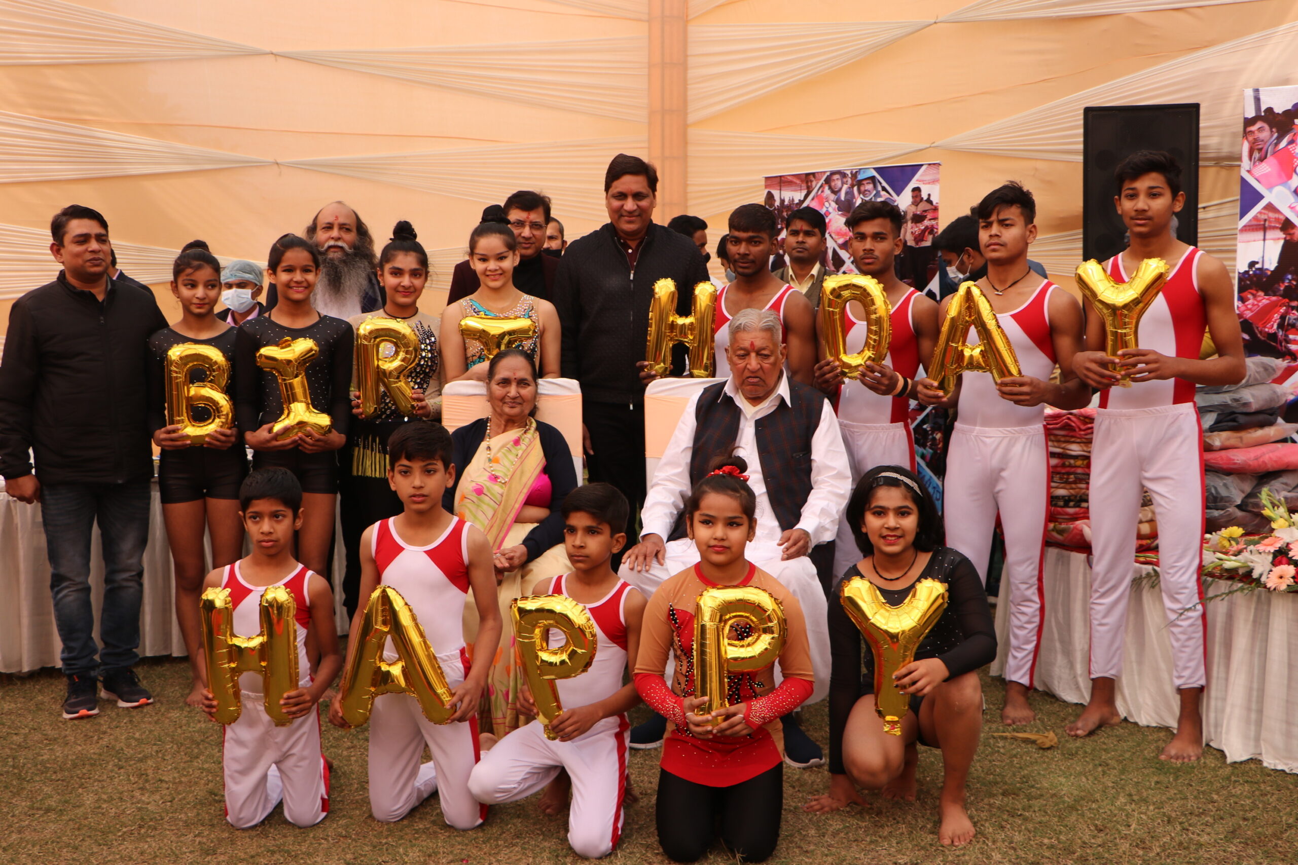 CSR: M3M Foundation distributing over 10,000 blankets and 15, 000 jackets to the construction workers 1 India CSR