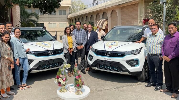 Sustainability: Hindustan Zinc launches passenger EVs for employees to reduce carbon footprint 1 Hindustan Zinc launches passenger EVs for employees to reduce carbon footprint