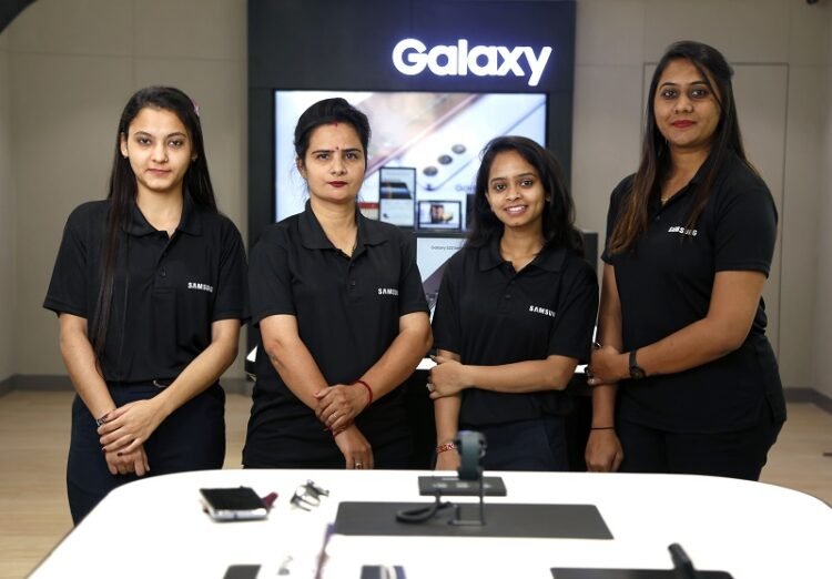 CSR: Samsung India Opens First All-Women Powered Mobile Store