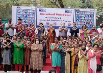 United Way of Baroda Celebrates IWD celebration with the Single Mothers affected in COVID-19 Pandemic