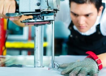 Putting Together Stitchless Fabrics Through Innovation and Technology  