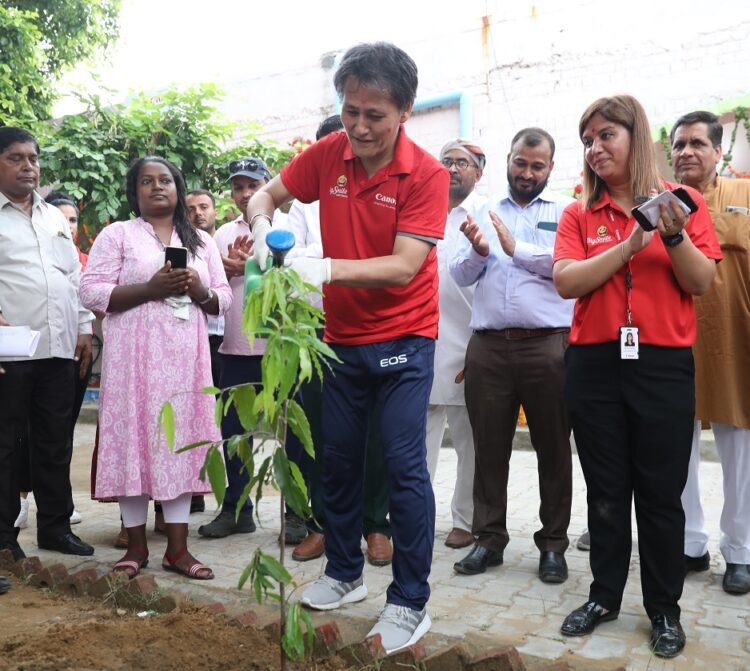 CSR Canon India extends its Big Smile campaign to adopted communities - India CSR. Photo: India CSR