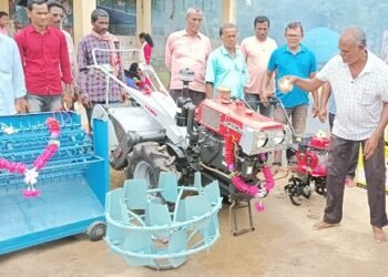 CSR: Adani Foundation extends Farm Implement support to Farmers