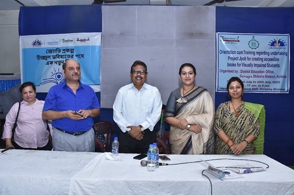 CSR: “Project Jyoti” by mjunction empowering e-literacy among visually challenged students 1 Kartik Manna along with representatives and resource persons from mjunction services limited