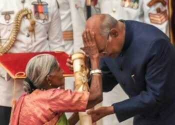 What does the story of Marada Thimmakka teach us?