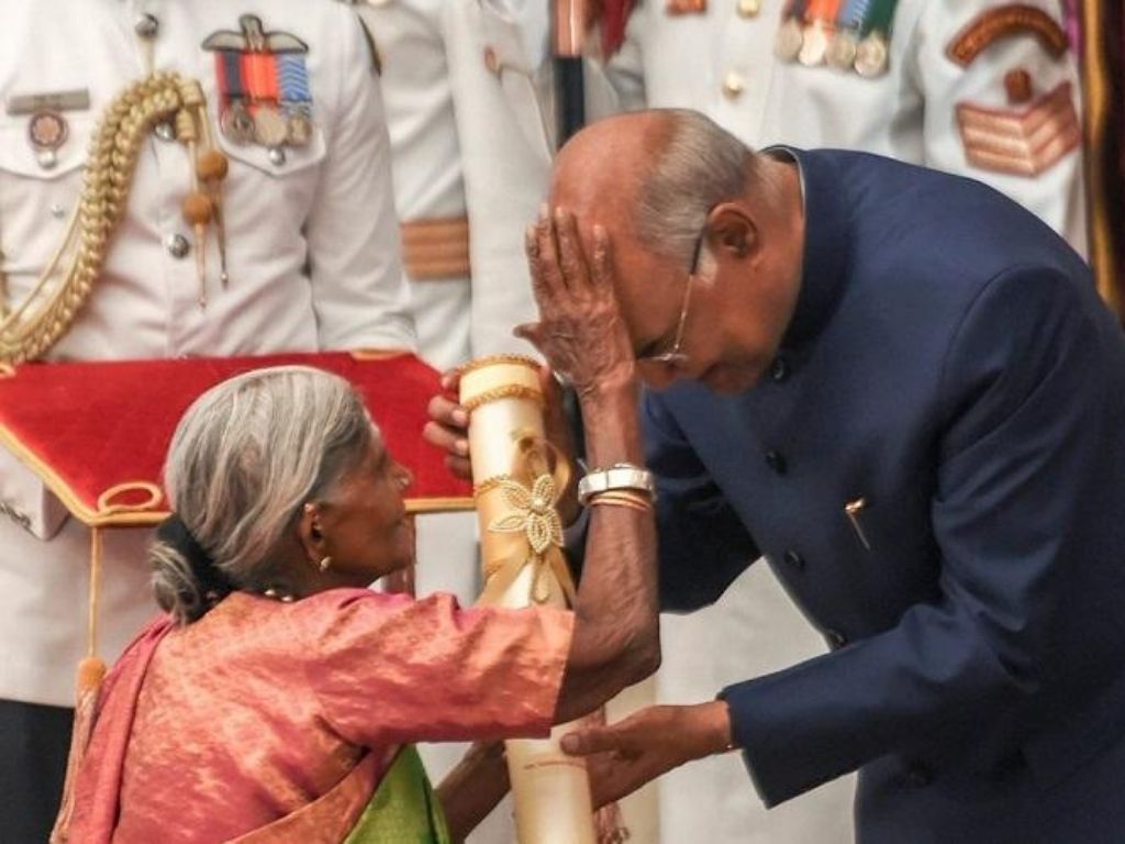 Padma Shri to Mother of Trees - Saalumarada Thimmakka 1 The word ‘Saalumarada’ means ‘rows of trees’ and evidently, she truly justifies it.