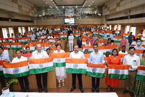5 lakh National Flags from Bajaj Group to Pune Municipal Corporation 2 India CSR