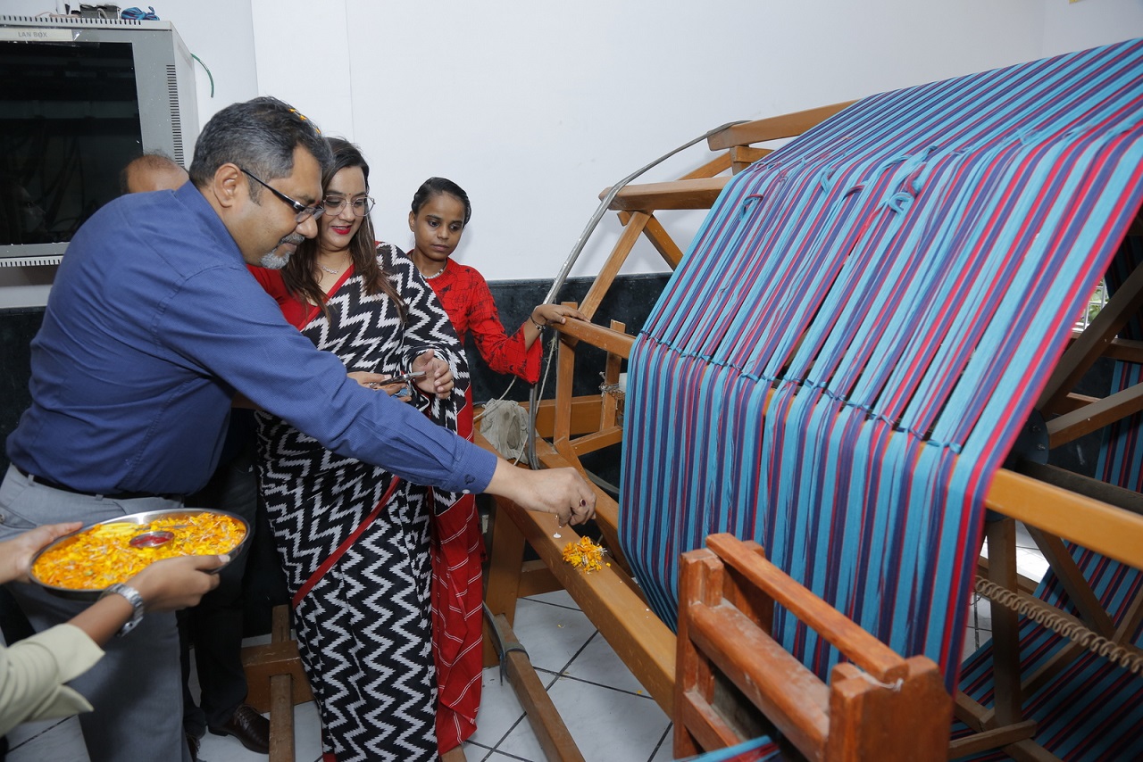 CSR: 25 artisans of women SHGs to Run handloom unit in New Delhi 1 Photo: India CSR