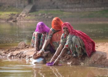 People participation in ways to fight the water crisis