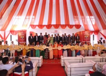 The Muthoot Group distributes keys of 20 Aashiyana Houses under CSR initiative