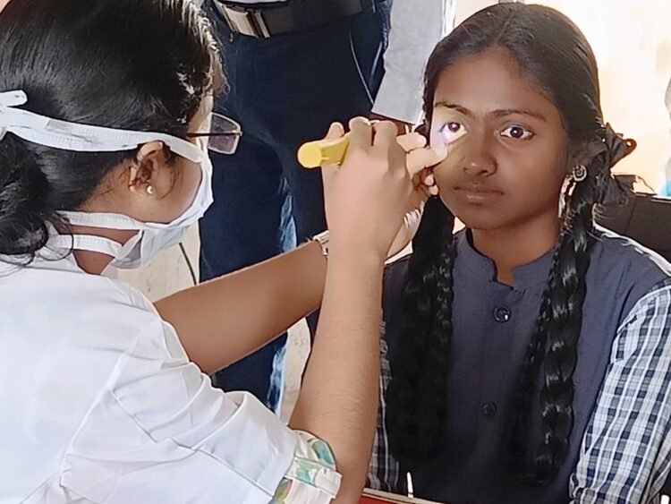Cadila team conducted free eye check up campa for chindren in Devla,Tamil Nadu