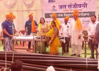 CSR: Covestro and United Way Mumbai Team Up for 'Jal Sanjivani' Program in Solapur District 1 CSR: Covestro and United Way Mumbai Team Up for 'Jal Sanjivani' Program in Solapur District