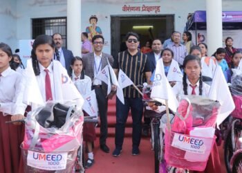 CSR RBL Bank distributes 100 bicycles to underprivileged girls in Raipur