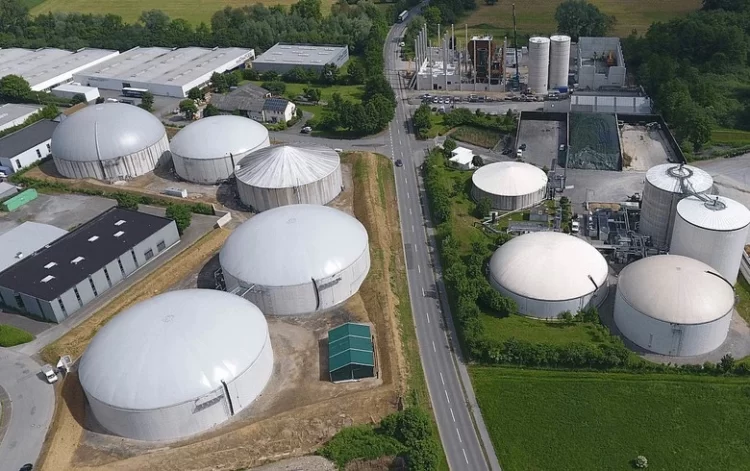 MOL Group’s Bag-in-Box Cuts Plastic Use for Lubricant Packs 1 MOL Group signs acquisition of Szarvas Biogas Plant