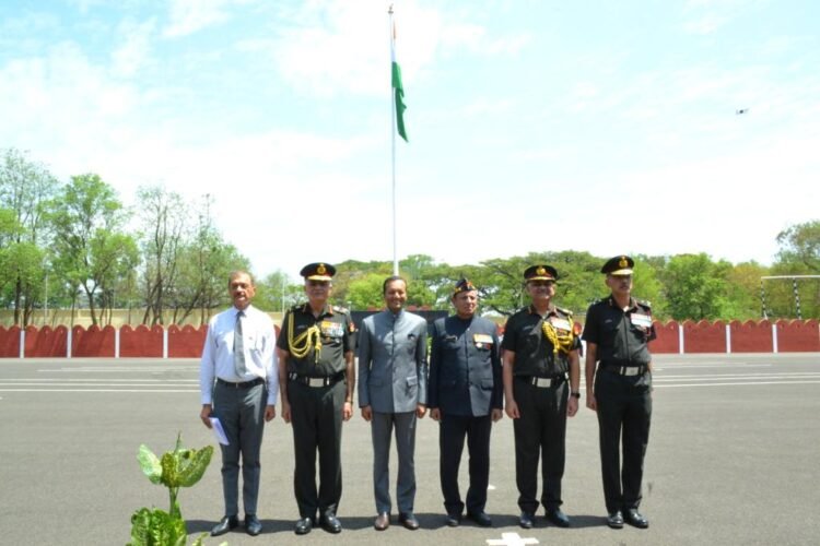 सीएसआर (CSR): एएफएमसी पुणे में फ्लैग फाउंडेशन ऑफ इंडिया ने विशालकाय ध्वज लोकार्पित किया