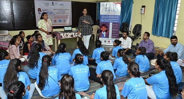 Initial 'Gram Jagrut Kishori' Batch Tours Bharuch Govt Offices Under 'Kishori Utkarsh Pahel' Initiative