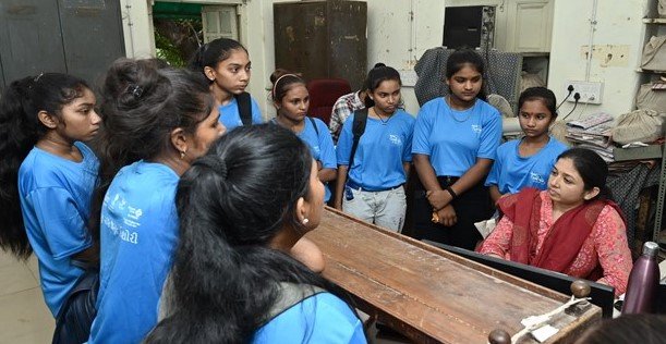 Initial 'Gram Jagrut Kishori' Batch Tours Bharuch Govt Offices Under 'Kishori Utkarsh Pahel' Initiative 2 Initial 'Gram Jagrut Kishori' Batch Tours Bharuch Govt Offices Under 'Kishori Utkarsh Pahel' Initiative