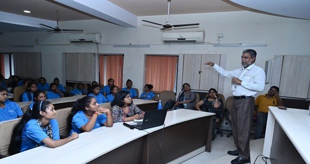 Initial 'Gram Jagrut Kishori' Batch Tours Bharuch Govt Offices Under 'Kishori Utkarsh Pahel' Initiative 4 Initial 'Gram Jagrut Kishori' Batch Tours Bharuch Govt Offices Under 'Kishori Utkarsh Pahel' Initiative