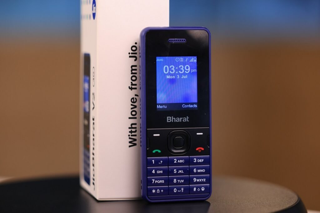 Jio Bharat V2: 999 रुपये में मिलेंगी सभी खूबियां, 123 रुपये के रिचार्ज पर , जानें सभी खूबियां 3 Jio Bharat V2: 999 रुपये में मिलेंगी सभी खूबियां, 123 रुपये के रिचार्ज पर , जानें सभी खूबियां