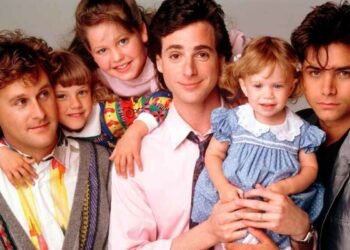 John Stamos' Rollercoaster Journey from Reluctance to Acceptance in 'Full House