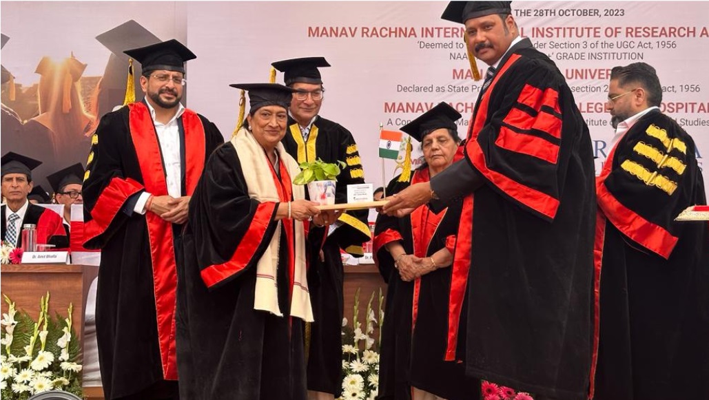 Dr. Suman Minda Receives "Honoris Causa" Doctorate of Philosophy (PhD) 1 Dr. Suman Minda Awarded Honoris Causa Doctor of Philosophy