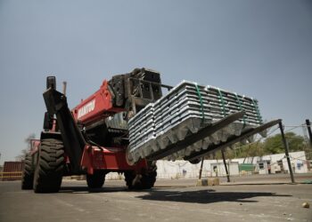 Hindustan Zinc's Annual Report is a top 3 winner at the LACP Spotlight Awards 2023 6 Hindustan Zinc's Annual Report is a top 3 winner at the LACP Spotlight Awards 2023