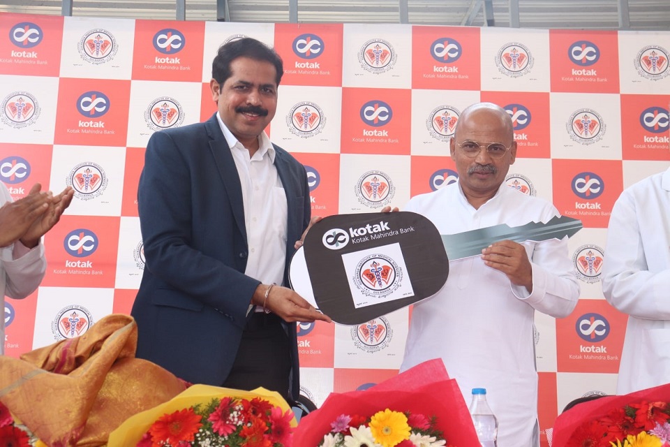 CSR: Kotak Mahindra Bank Donates Cardiac Ambulance to Gulbarga Medical Institute 1 CSR: Kotak Mahindra Bank Donates Cardiac Ambulance to Gulbarga Medical Institute