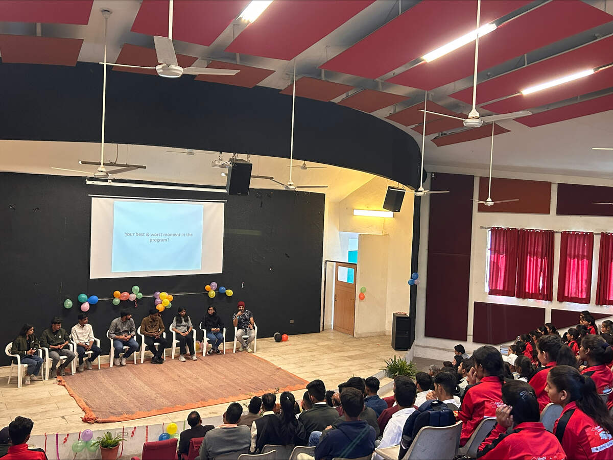 हिन्दुस्तान जिंक के ऊंची उड़ान के पूर्व छात्रों ने साझा किये सफलता के अनुभव