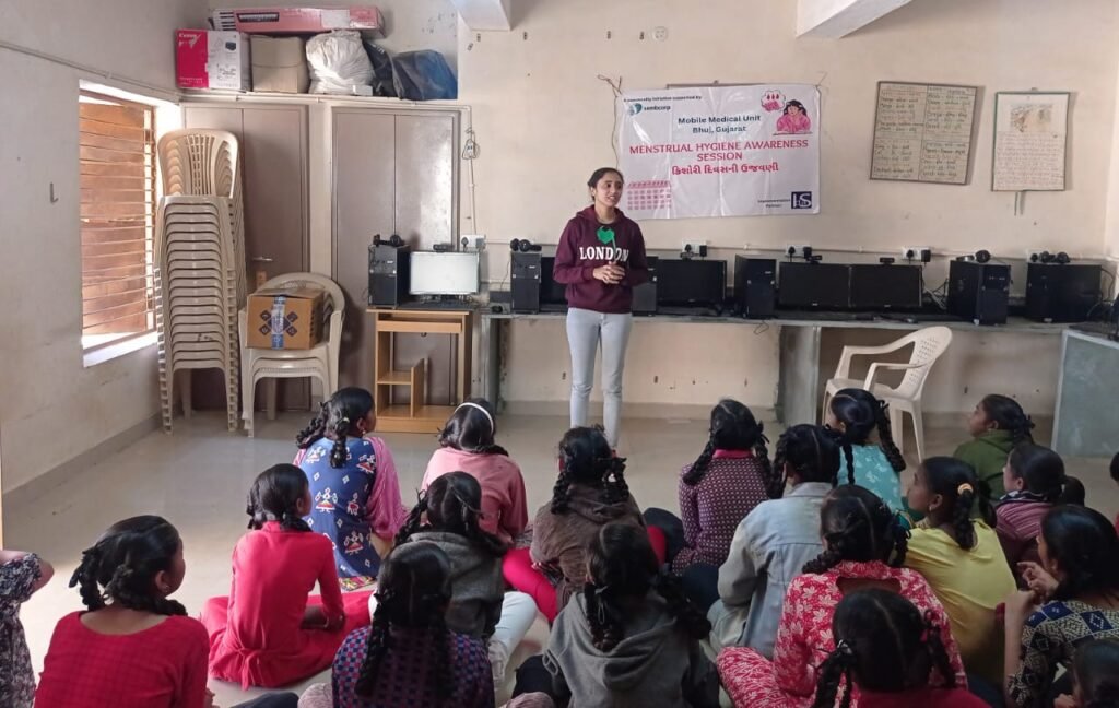 भुज में मोबाइल मेडिकल यूनिट्स द्वारा महिलाओं के स्वास्थ्य को प्राथमिकता देने का कार्य, 2000 महिलाओं को मुफ्त चिकित्सा सुविधा प्रदान 2 CSR: Prioritising Women’s Health in Bhuj through Mobile Medical Units