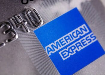 Maximizing Benefits: Navigating the Features of the American Express Smart Earn Credit Card 2 American Express Smart Earn Credit Card