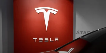 Tesla's Weak Performance Signals Caution for Investors Everywhere