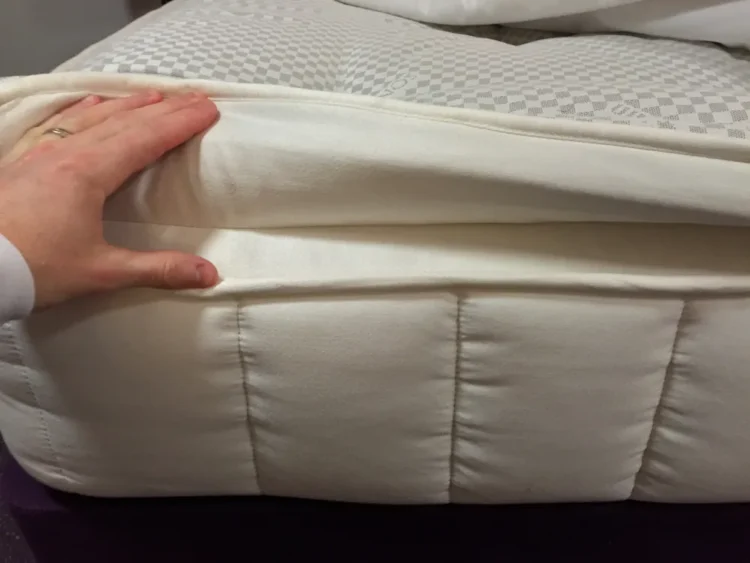 Is It Okay to Flip a Pillow Top Mattress? 1 Mattress