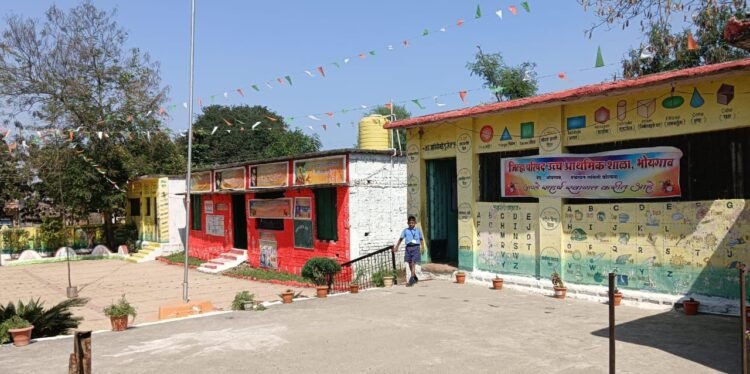 Ambuja Cements’ CSR teams got to work on various interventions.