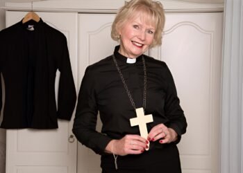 Can Women Wear Clergy Shirts?