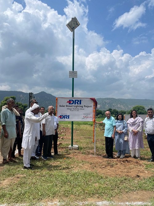 CSR: Dri Installs Solar Street Lights to Illuminate the Outskirts of Dadhikar Village in Alwar 1 Solar Street Lights