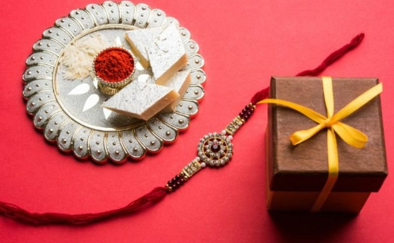 A perfect gift mix for an unforgettable RakshaBandhan