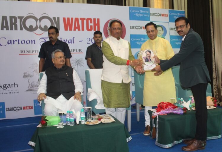रुसेन कुमार, जिन्हें कॉर्पोरेट सामाजिक उत्तरदायित्व (CSR) क्षेत्र में उनके अद्वितीय योगदान के लिए जाना जाता है, छत्तीसगढ़ के मुख्यमंत्री विष्णु देव साय, विधानसभा के स्पीकर डॉ. रमन सिंह, रायपुर के सांसद बृजमोहन अग्रवाल, और हरिभूमि एवं आईएनएच के प्रधान संपादक डॉ. हिमांशु द्विवेदी के हाथों सम्मानित किए गए।